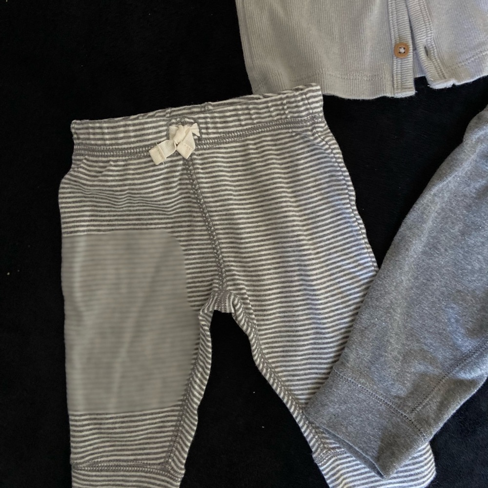 Carter’s sets - Picture 2 of 4
